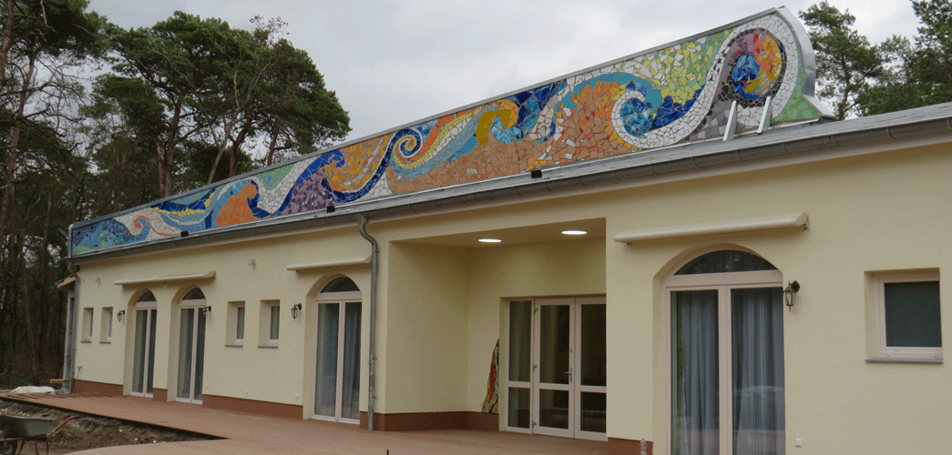 Haus mit Mosaikkunst
